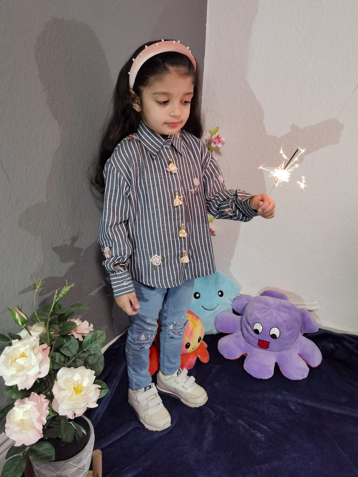 Grey striped shirt with embroidery flower details