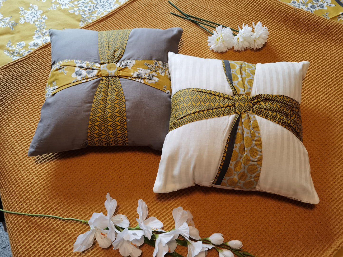 Printed bow cushion cover | Kissenbezug ohne Füllung