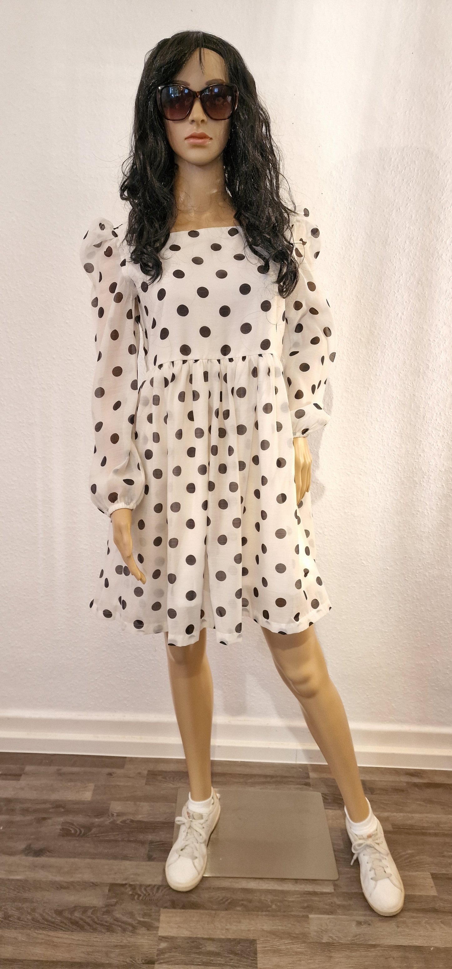 Chic Black and White Polka Dot Frock with Puff Sleeves – Perfect for Effortless Day-to-Night Style