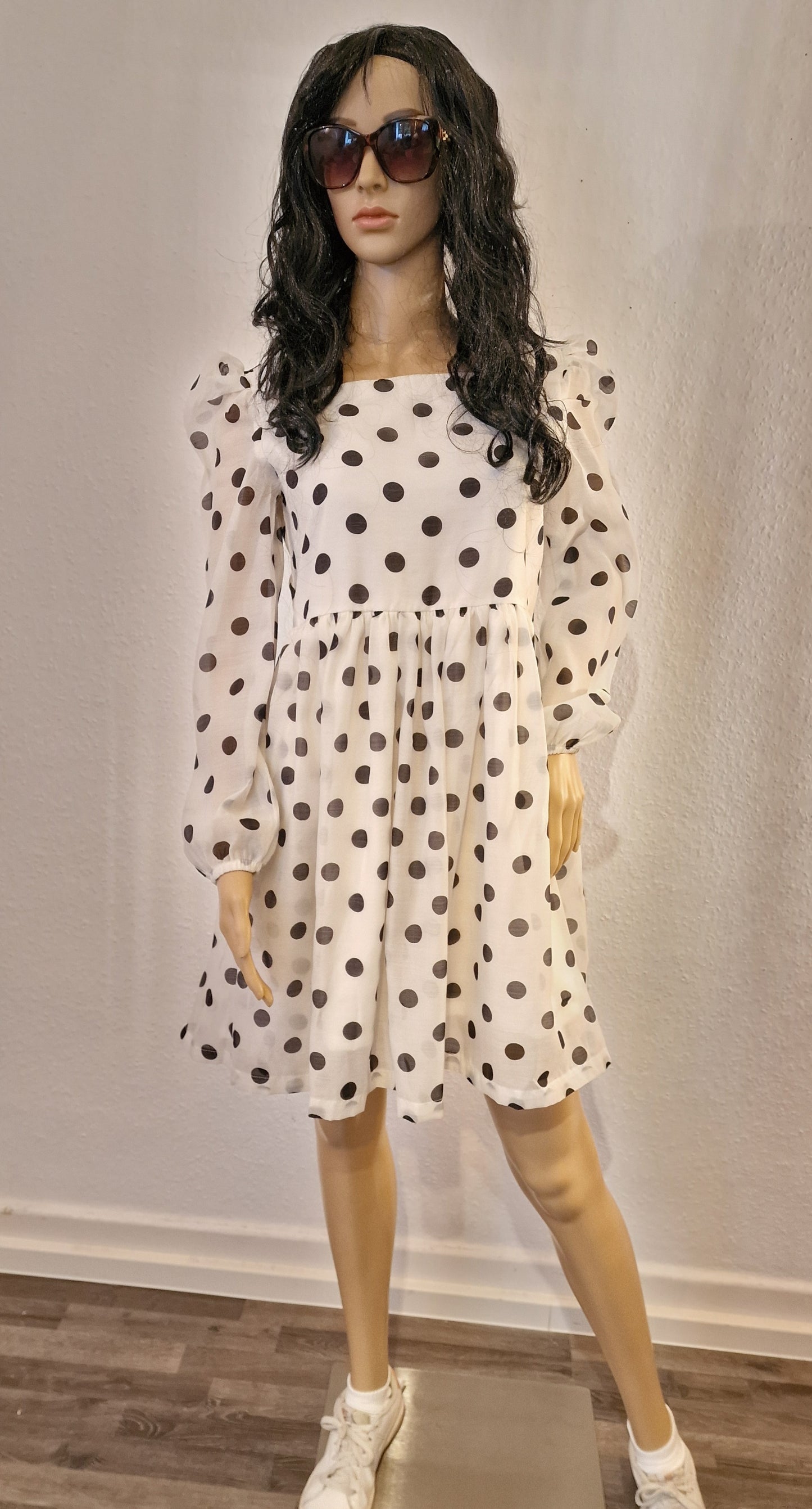 Chic Black and White Polka Dot Frock with Puff Sleeves – Perfect for Effortless Day-to-Night Style